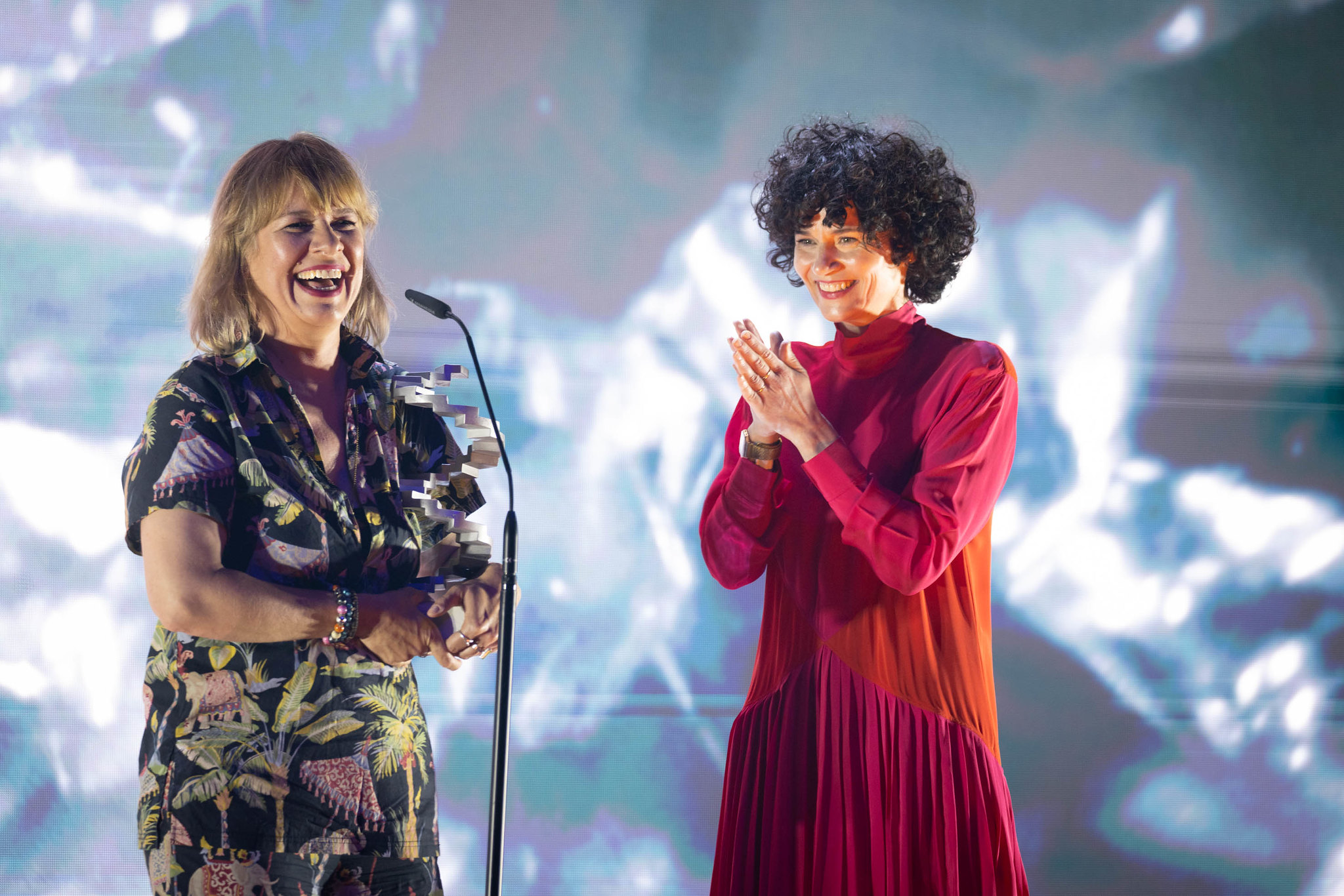 Maike Heinlein & Helene Lang gewinnen den Filmpreis 2023 für CORSAGE